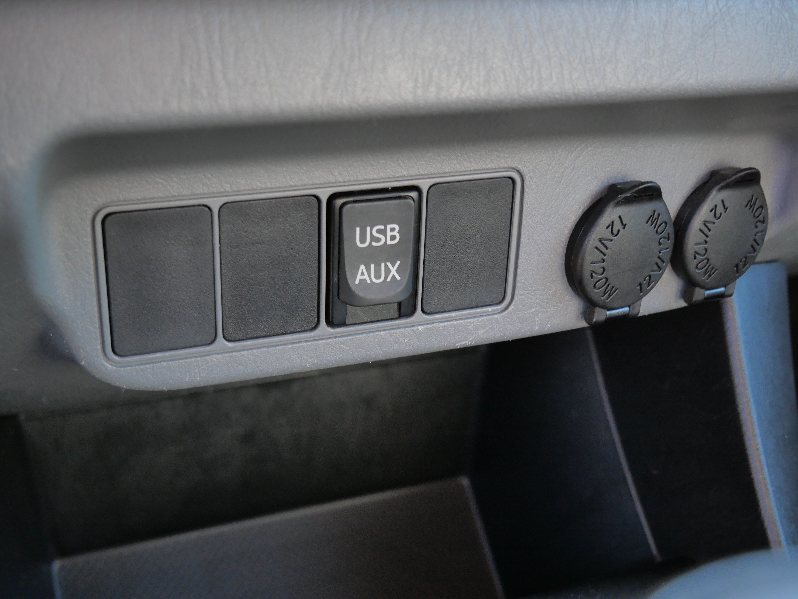 Used 2015 Toyota Tacoma 4x4 Double Cab w/ SR5 Package image 30