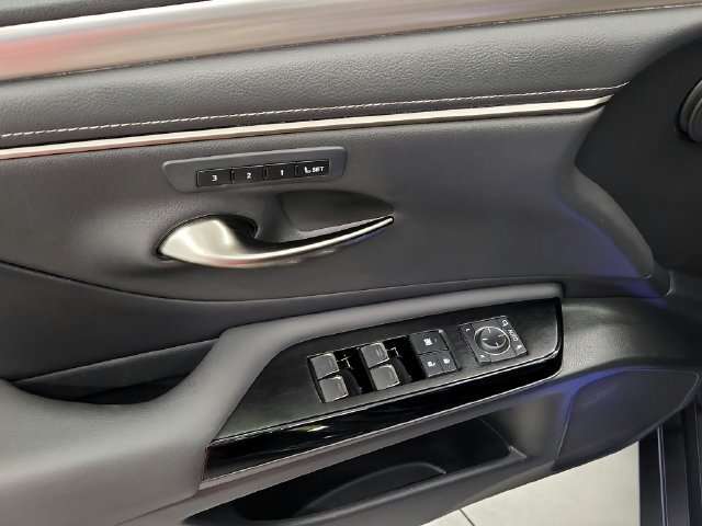 Used 2023 Lexus ES 300h F Sport FWD image 18