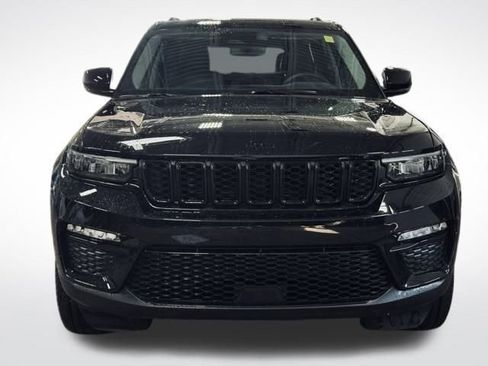 Used 2023 Jeep Grand Cherokee Limited w/ Black Appearance Package image 2