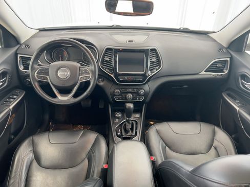 Used 2019 Jeep Cherokee Limited w/ Trailer Tow Group image 17