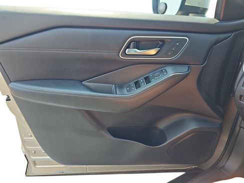Used 2024 Nissan Rogue Platinum w/ Platinum Premium Package FWD image 26