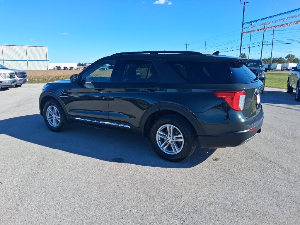 Used 2023 Ford Explorer XLT AWD/4WD image 8