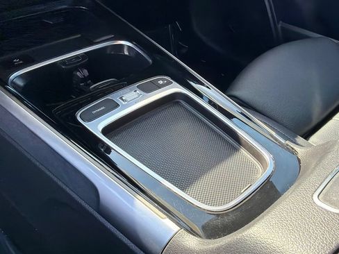 Used 2024 Mercedes-Benz GLB 250 image 28
