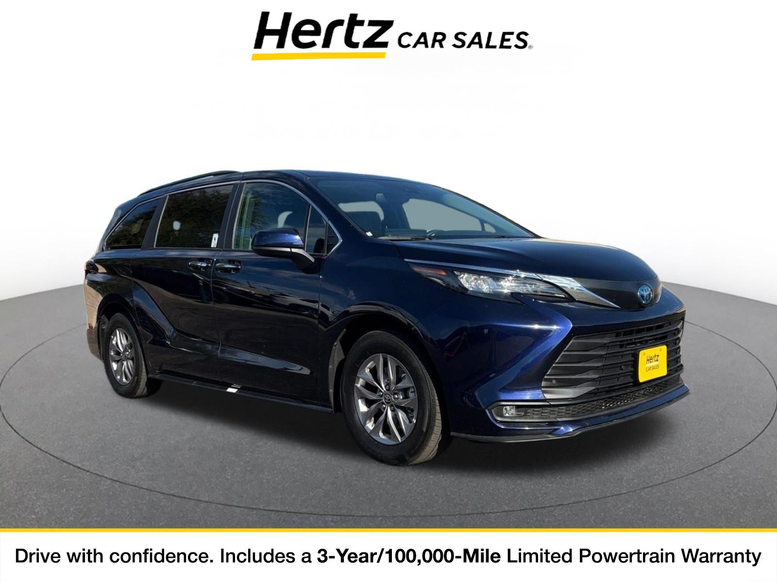 Used 2025 Toyota Sienna XLE FWD image 1