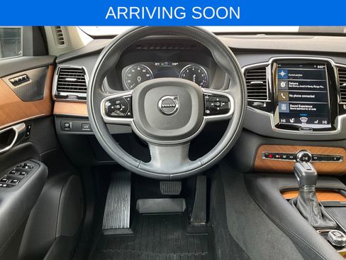 Used 2022 Volvo XC90 T6 Momentum w/ Advanced Package image 14