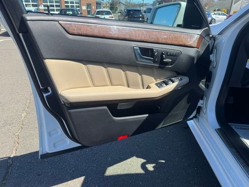 Used 2013 Mercedes-Benz E 350 Sedan image 27