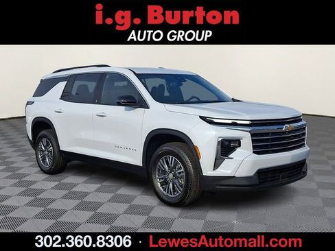 New 2026 Chevrolet Traverse LT image 1