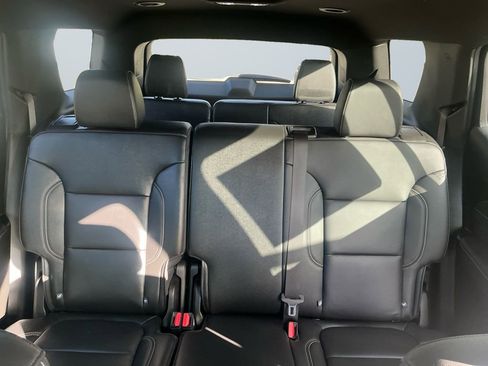 Used 2023 Chevrolet Traverse LT w/ LT Premium Package image 14