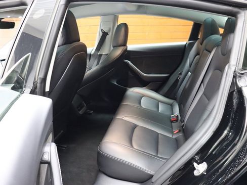 Used 2023 Tesla Model 3 Standard Range image 45