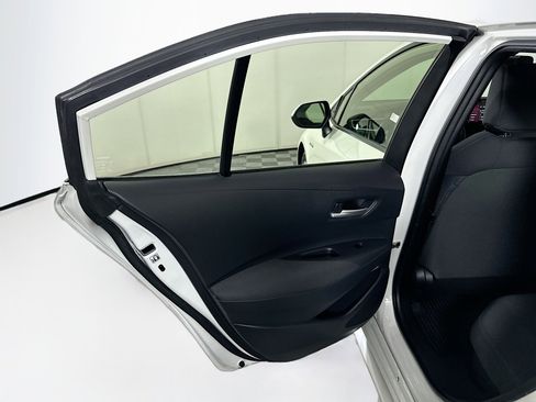 Used 2021 Toyota Corolla LE image 25