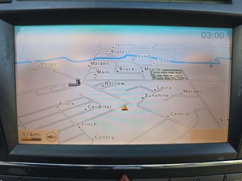 Used 2011 Mercedes-Benz SLK 300 image 24