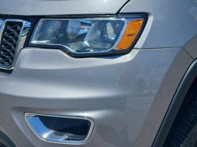 Used 2020 Jeep Grand Cherokee Laredo w/ Laredo X Package RWD image 10