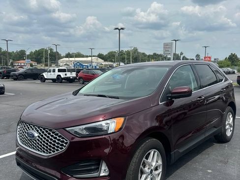 Used 2024 Ford Edge SEL w/ Convenience Package AWD/4WD image 3