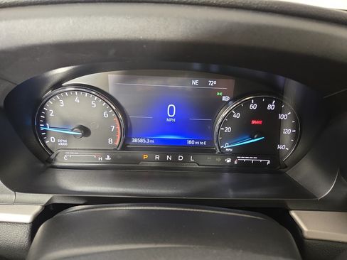 Used 2023 Ford Explorer XLT w/ Equipment Group 202A AWD/4WD image 18
