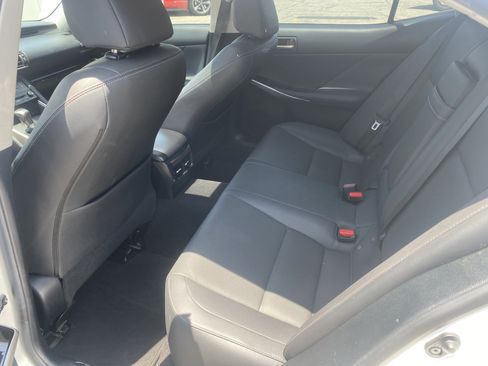 Used 2018 Lexus IS 300 RWD image 15