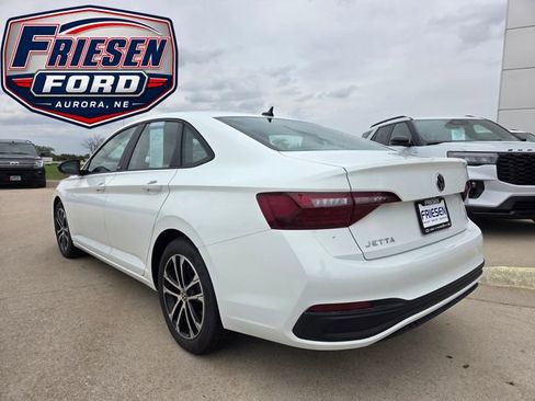 Used 2024 Volkswagen Jetta Sport FWD image 5