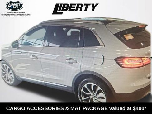 Used 2022 Lincoln Nautilus Reserve image 4