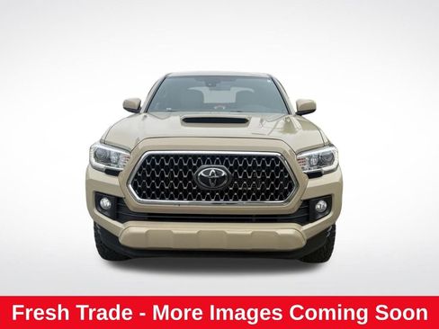 Used 2019 Toyota Tacoma TRD Sport AWD/4WD image 1