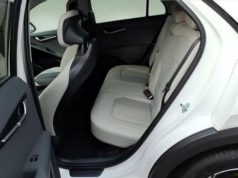 Used 2024 Kia Niro EX image 12