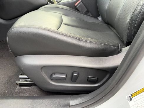 Used 2019 Nissan Rogue SL w/ Premium Package AWD/4WD image 14