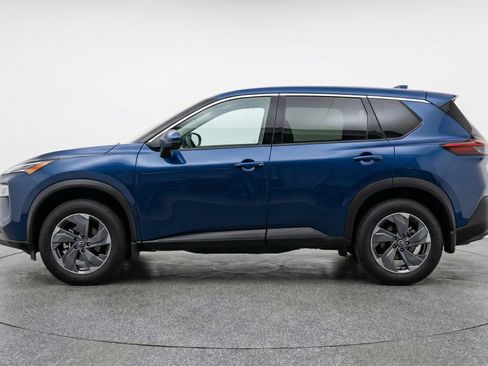 Used 2025 Nissan Rogue SV image 5