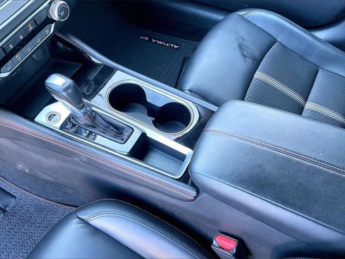 Used 2024 Nissan Altima 2.5 SR image 17