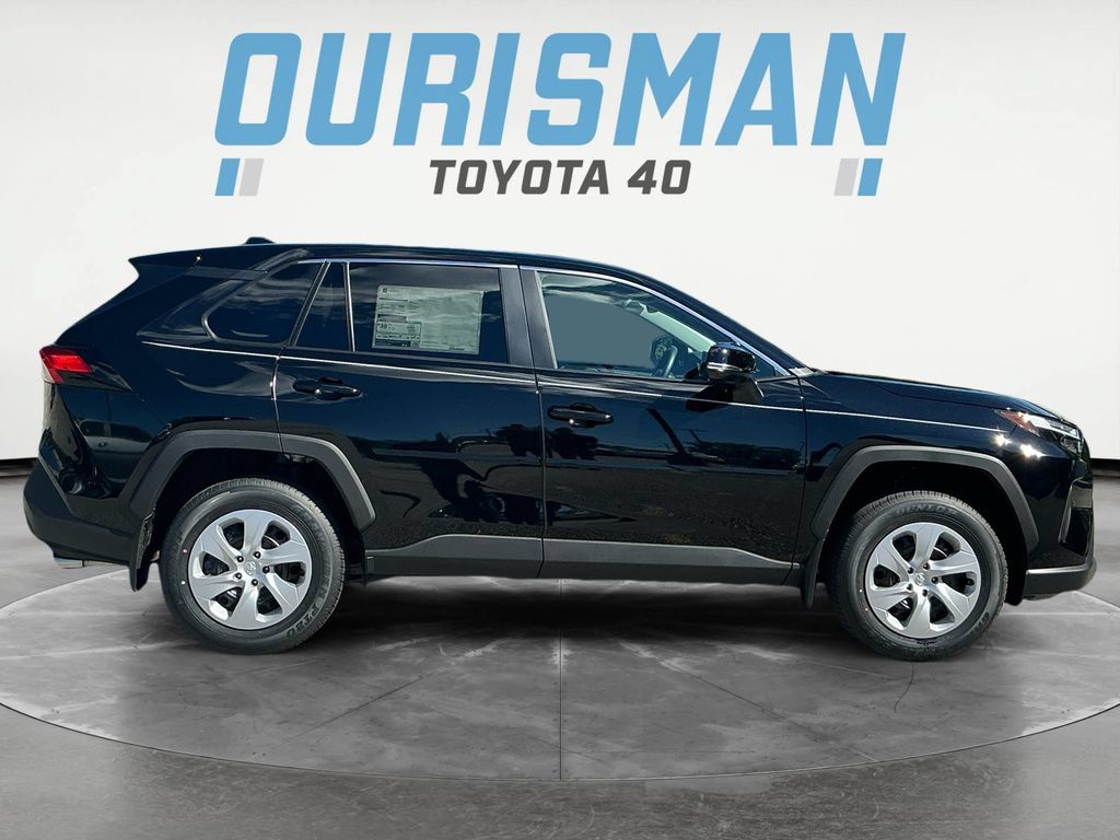 Used 2025 Toyota RAV4 LE AWD/4WD image 8
