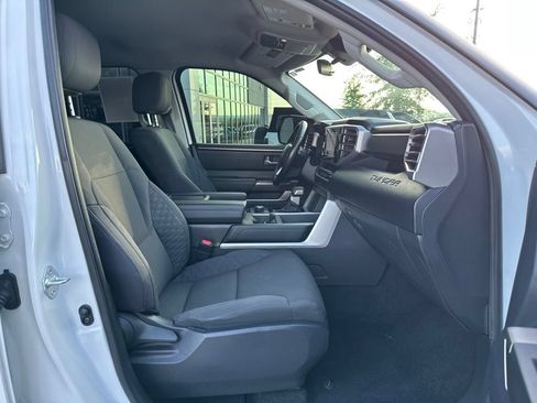 Used 2023 Toyota Tundra SR5 w/ SR5 Convenience Package AWD/4WD image 14