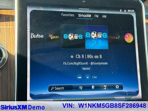 Used 2025 Mercedes-Benz GLC 350e 4MATIC image 37