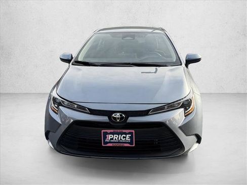 Used 2024 Toyota Corolla LE FWD image 2