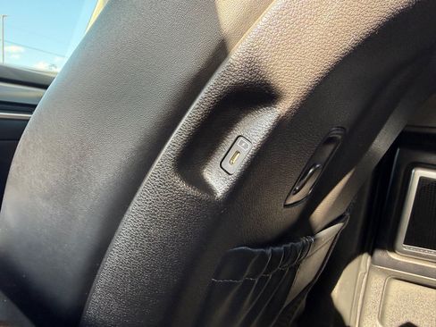 Used 2023 Kia Telluride S FWD image 24