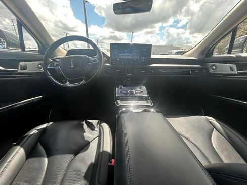 Used 2023 Lincoln Nautilus Reserve w/ Equipment Group 202A image 10