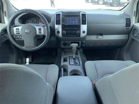 Used 2019 Nissan Frontier SV image 15