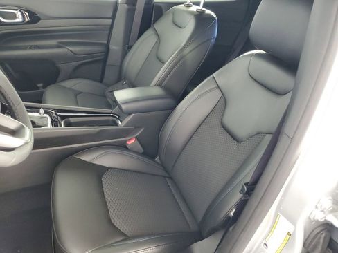 Used 2025 Jeep Compass Latitude w/ Altitude Special Edition image 12