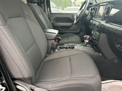 Used 2022 Jeep Wrangler Unlimited Sport AWD/4WD image 14