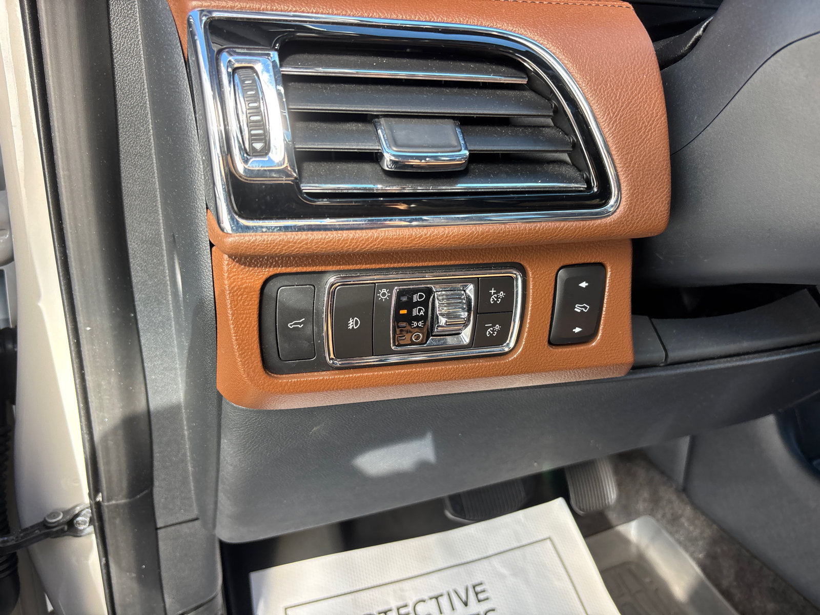 Certified 2022 Lincoln Navigator Reserve AWD/4WD image 13