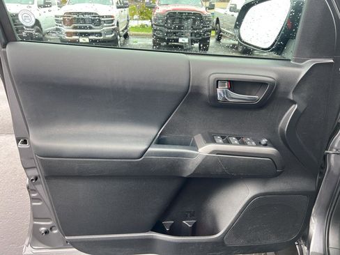 Used 2023 Toyota Tacoma TRD Off-Road image 16