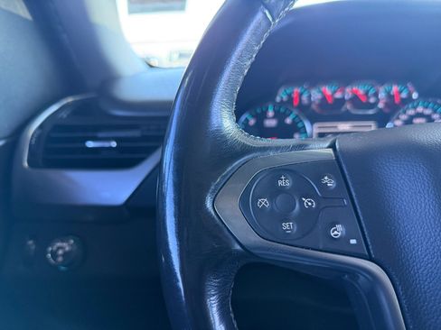 Used 2018 Chevrolet Suburban LT image 19