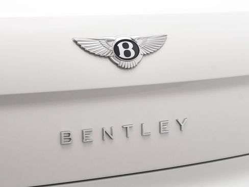 Used 2025 Bentley Flying Spur Plug-In Hybrid AWD/4WD image 24