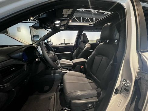Used 2025 Subaru Forester Limited w/ Popular Package AWD/4WD image 16