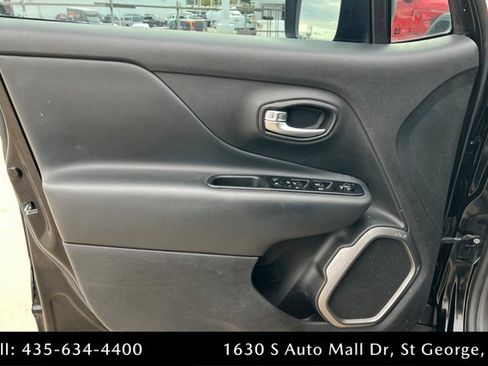 Used 2022 Jeep Renegade Latitude w/ Convenience Group image 14