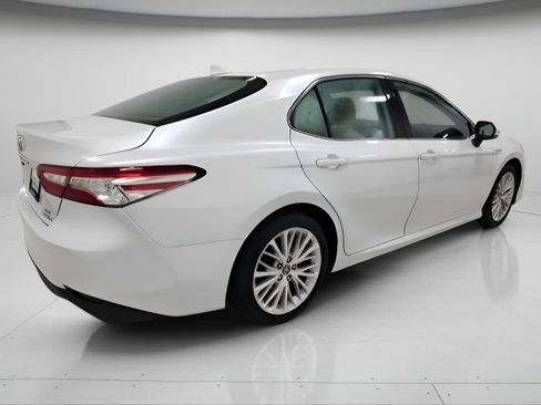 Used 2019 Toyota Camry SE image 13