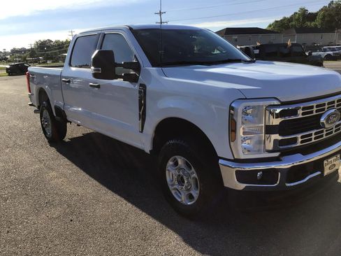 New 2026 Ford F250 XLT w/ FX4 Off-Road Package AWD/4WD image 7