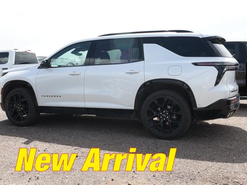 Used 2024 Chevrolet Traverse RS w/ LPO, Floor Liner Package image 1