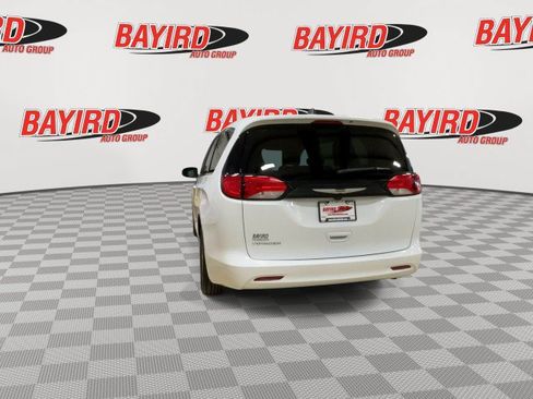 Used 2024 Chrysler Voyager LX FWD image 7