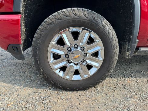 Used 2024 Chevrolet Silverado 2500 High Country w/ High Country Premium Package AWD/4WD image 9