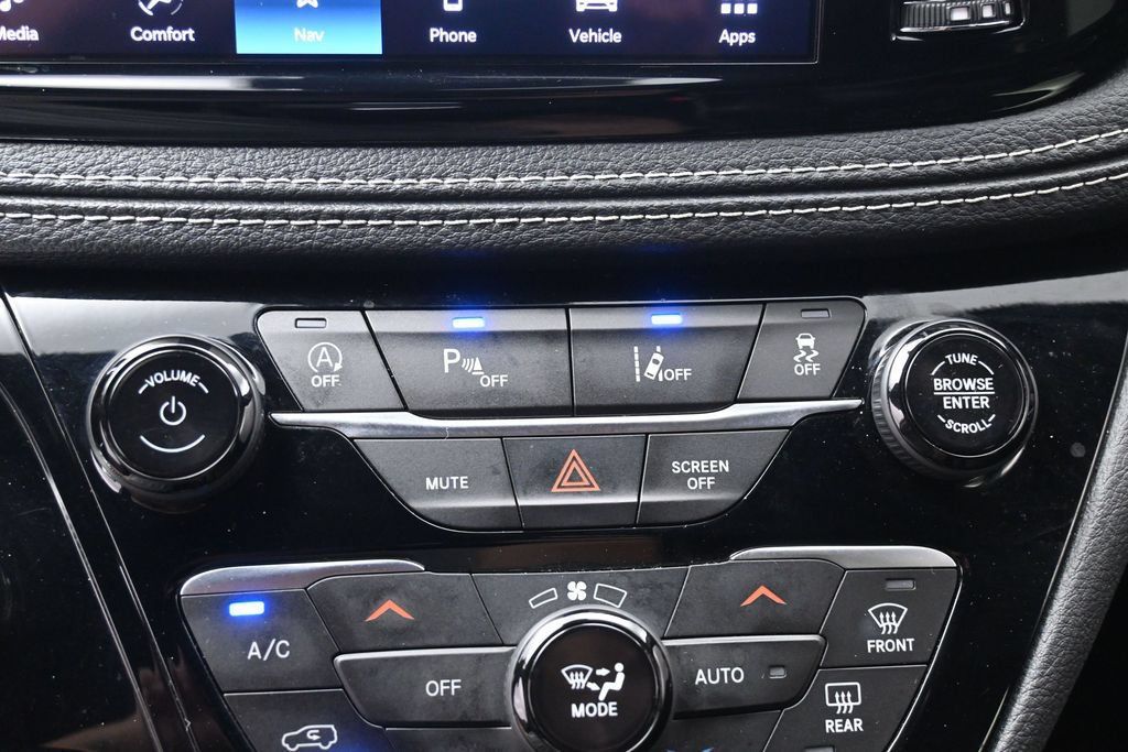 Used 2025 Chrysler Pacifica Limited FWD image 25