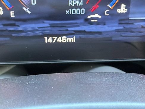 Used 2025 Chevrolet Suburban Premier AWD/4WD image 31