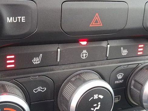 Used 2022 RAM 1500 Big Horn w/ Night Edition image 28