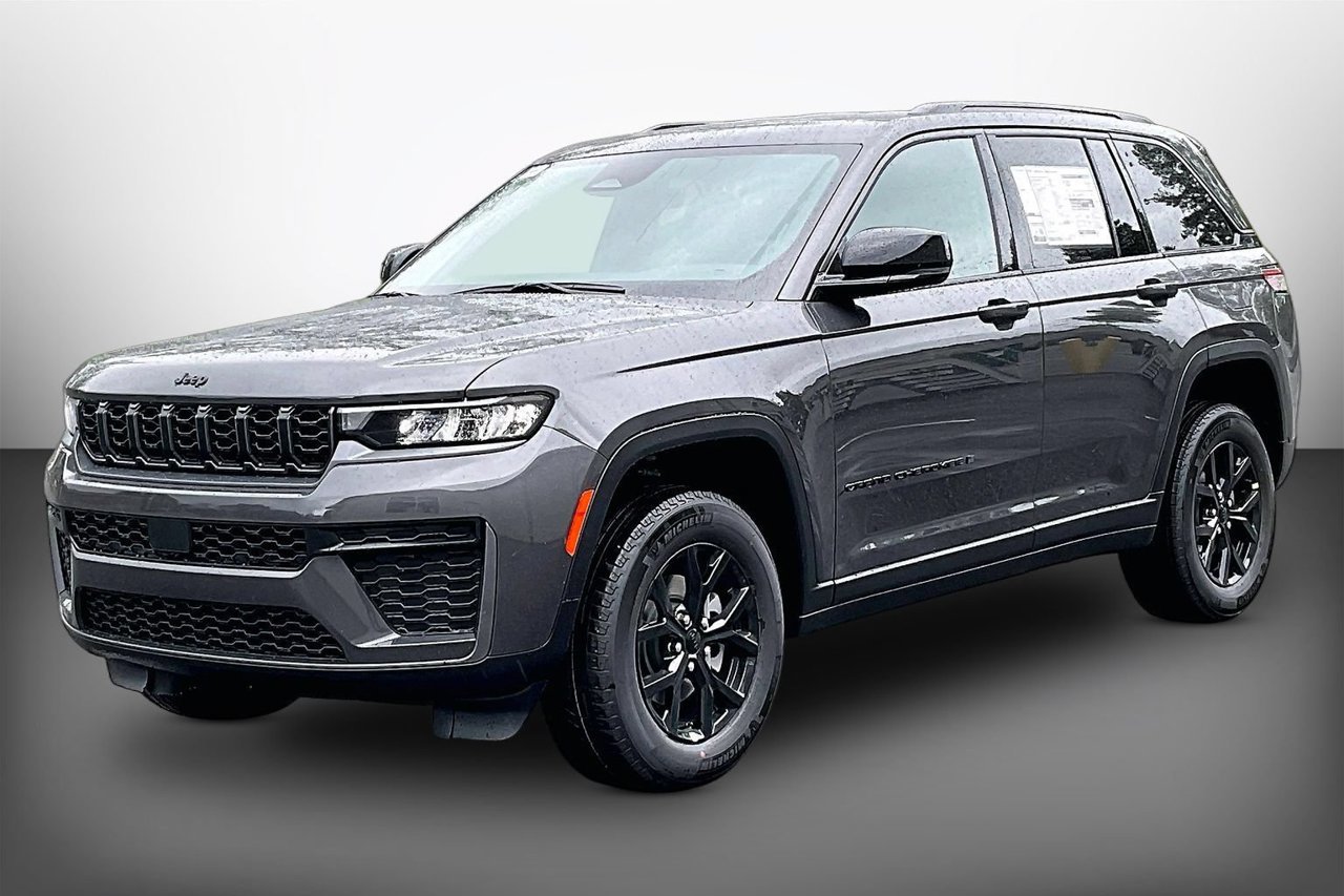 New 2026 Jeep Grand Cherokee Altitude RWD image 4